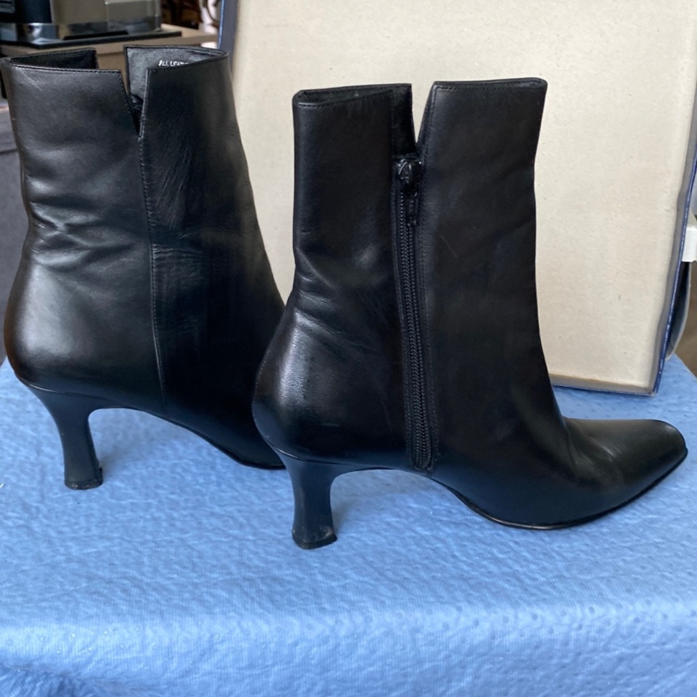Black ankle boots Size 7.5 M